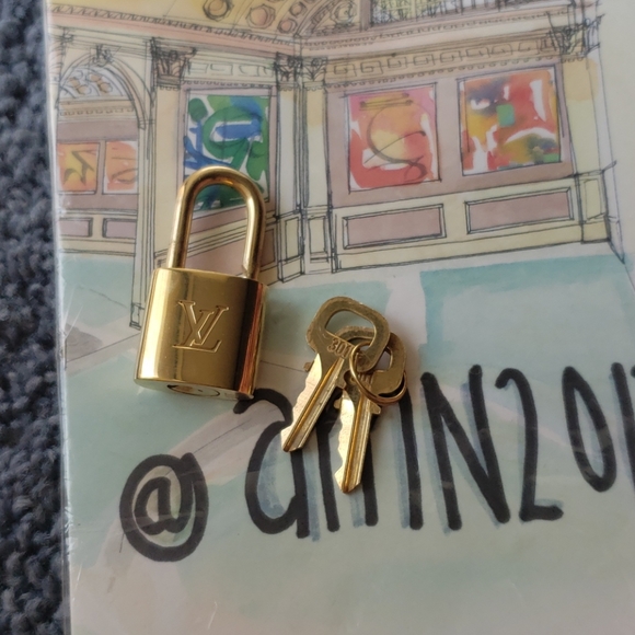 Louis Vuitton Lock & 2 Keys - LV Padlock - Picture 6 of 7